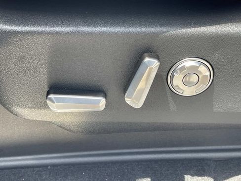 New 2027 Lincoln Navigator Premiere AWD/4WD image 22