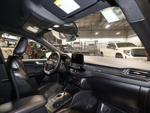 Used 2025 Ford Escape ST-Line image 27