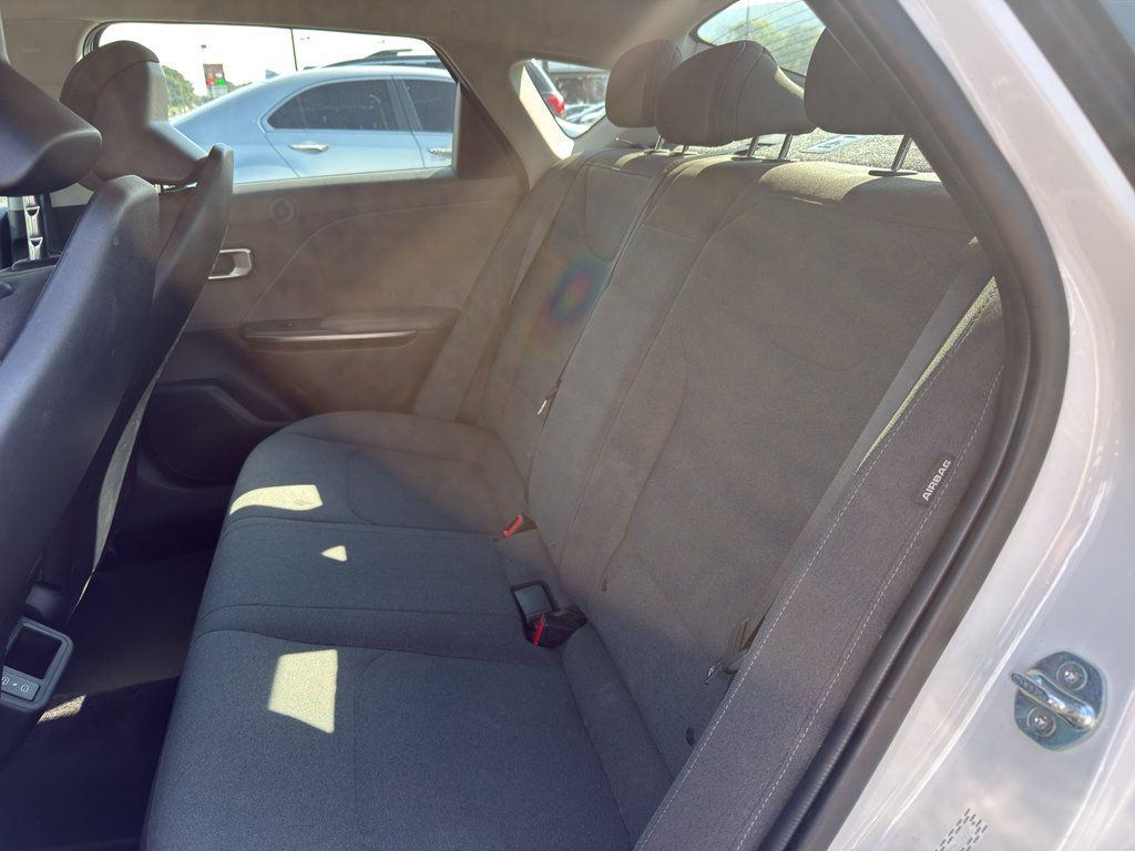 Used 2025 Kia K4 FWD image 10