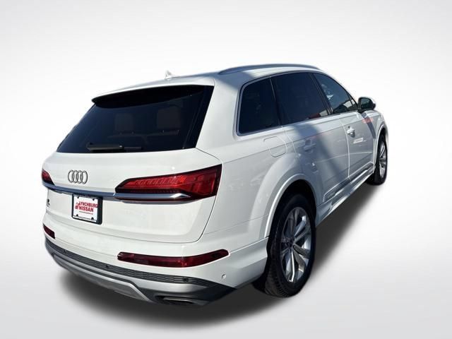 Used 2025 Audi Q7 3.0T Premium Plus AWD/4WD image 35