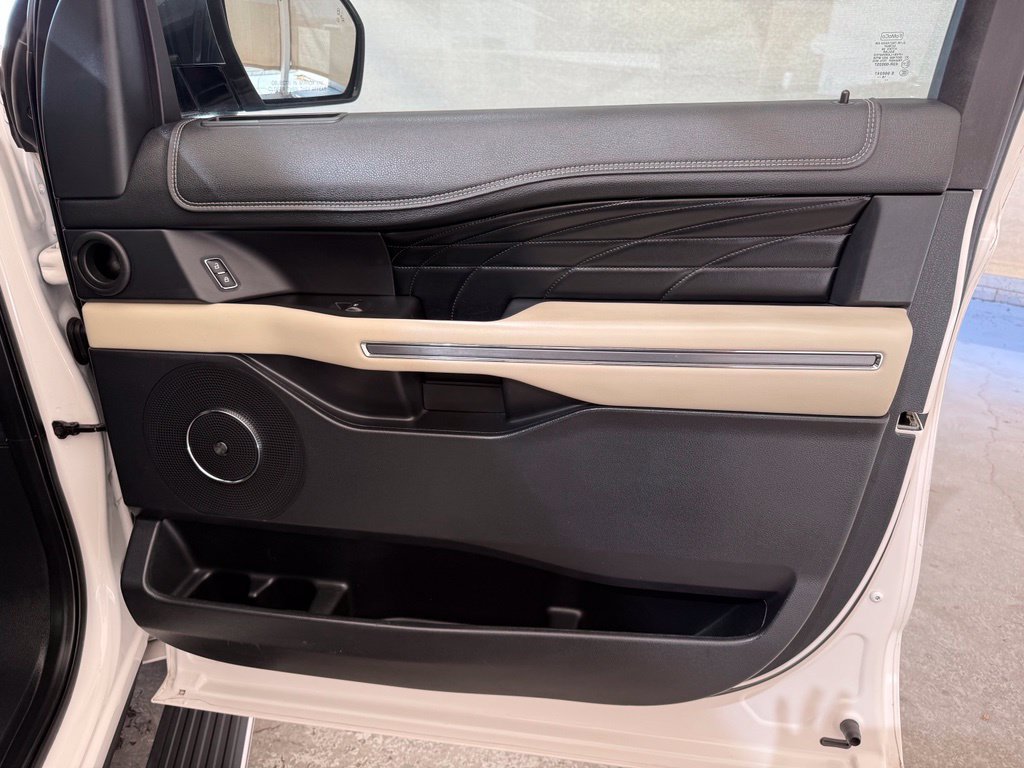 Used 2019 Ford Expedition Platinum RWD image 12