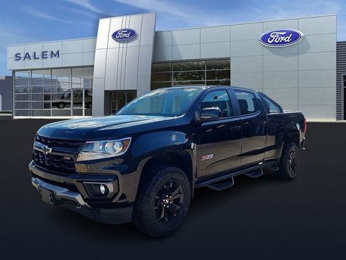Used 2022 Chevrolet Colorado Z71 w/ Z71 Midnight Edition AWD/4WD image 6