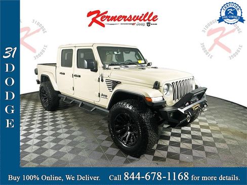 Used 2020 Jeep Gladiator Overland image 1