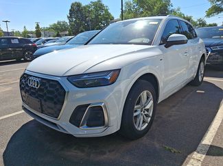Used 2023 Audi Q5 2.0T Premium w/ Convenience Package AWD/4WD video 1