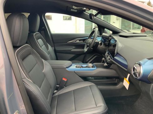 New 2026 Chevrolet Equinox EV LT image 13