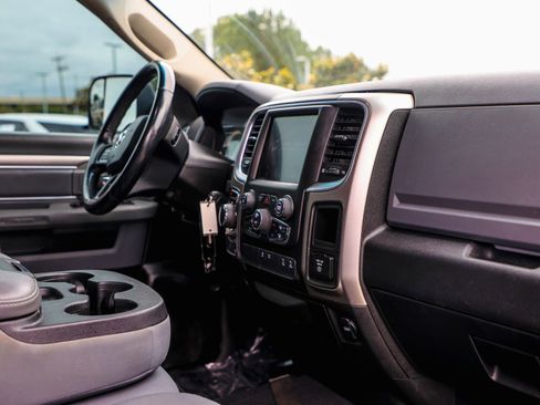 Used 2019 RAM 1500 Big Horn AWD/4WD image 13