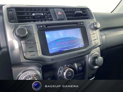 Used 2017 Toyota 4Runner SR5 image 3