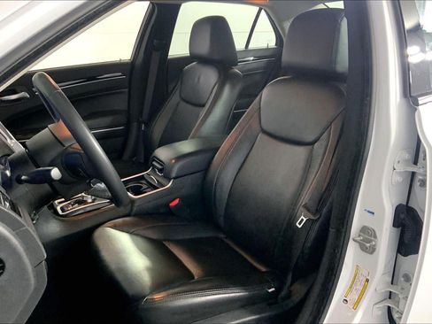 Used 2023 Chrysler 300 Touring w/ Sport Appearance Package RWD image 22