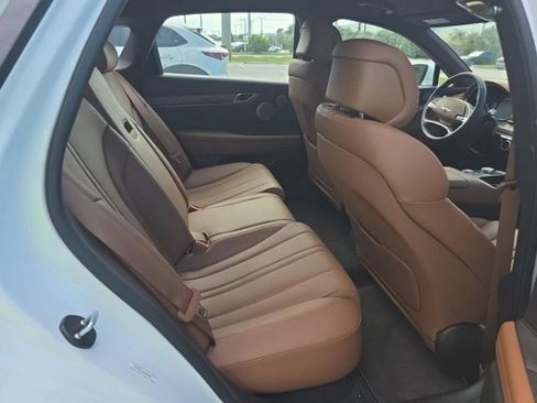 Used 2024 Genesis G80 AWD/4WD image 9