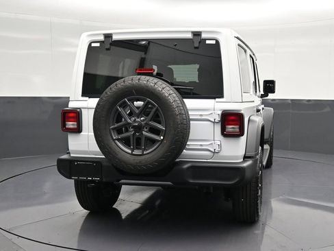 Used 2026 Jeep Wrangler Unlimited Sport AWD/4WD image 2