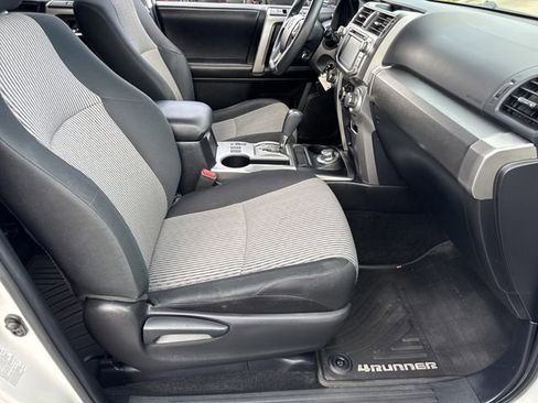 Used 2016 Toyota 4Runner SR5 w/ Four Season Floor Mat Package AWD/4WD image 27