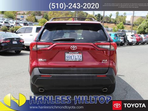 Used 2025 Toyota RAV4 XLE AWD/4WD image 8