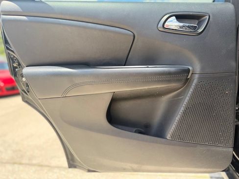 Used 2018 Dodge Journey SE w/ Blacktop Package FWD image 18