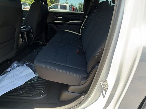 New 2026 RAM 1500 Express AWD/4WD image 18