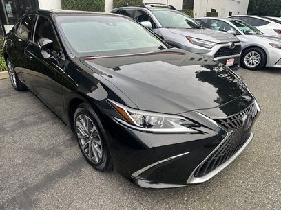 Used 2022 Lexus ES 300h w/ Premium Package