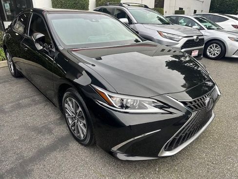 Used 2022 Lexus ES 300h w/ Premium Package image 1
