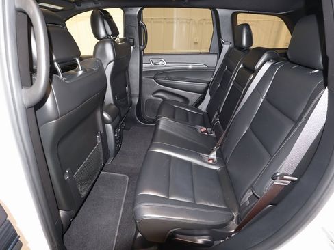 Used 2020 Jeep Grand Cherokee Limited image 17