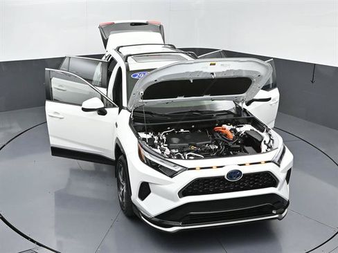Used 2024 Toyota RAV4 SE w/ Weather & Moonroof Package AWD/4WD image 47