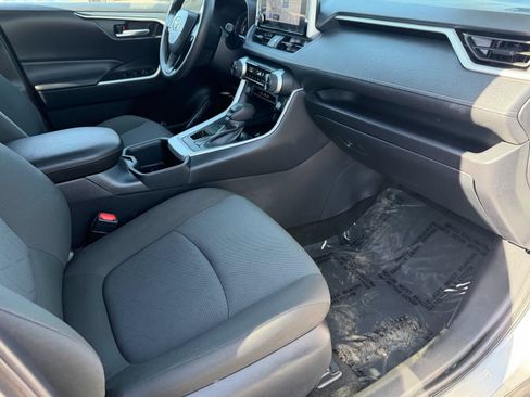 Used 2025 Toyota RAV4 XLE AWD/4WD image 15