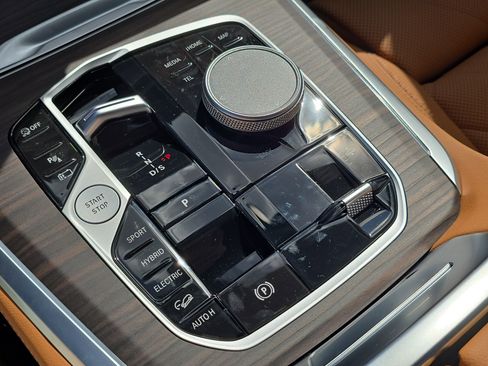 New 2026 BMW X5 xDrive50e w/ M Sport Package image 29