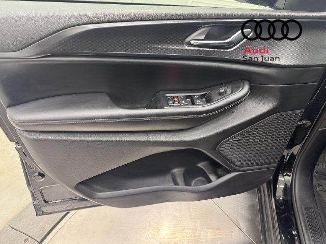 Used 2024 Jeep Grand Cherokee L Altitude AWD/4WD image 32