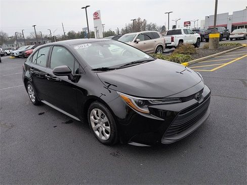 Certified 2024 Toyota Corolla LE image 1