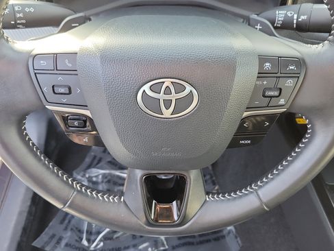 Certified 2025 Toyota Camry SE image 21