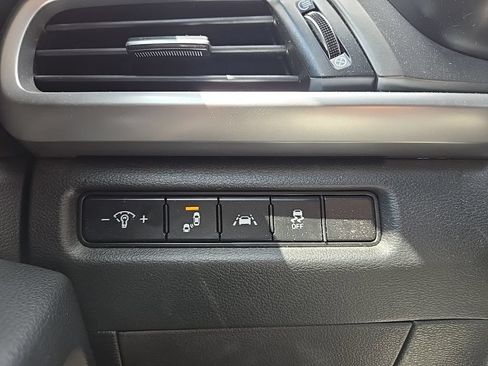 Used 2021 Kia Telluride LX AWD/4WD image 19