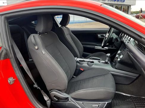 Used 2015 Ford Mustang Coupe RWD image 25