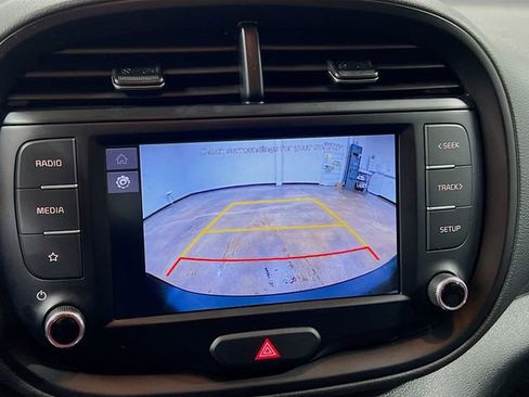 Certified 2022 Kia Soul LX image 13
