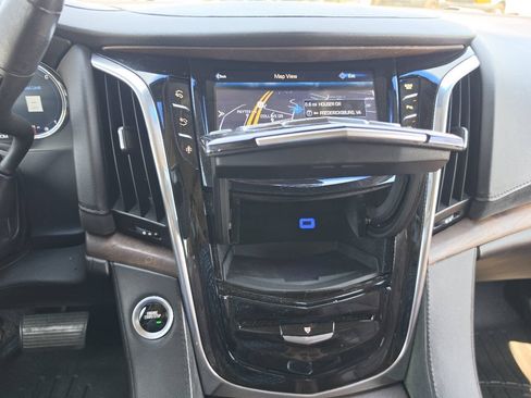 Used 2016 Cadillac Escalade ESV Luxury AWD/4WD image 20
