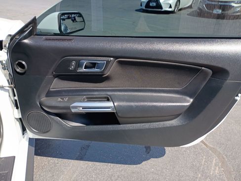 Used 2019 Ford Mustang Coupe image 14