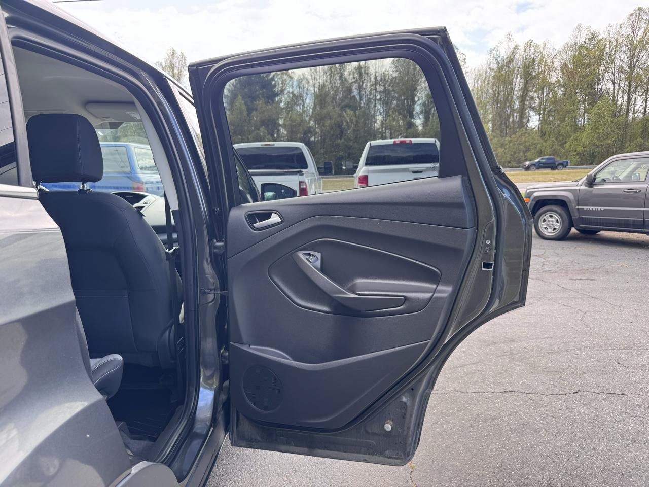 Used 2015 Ford Escape SE AWD/4WD image 15