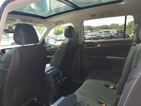 New 2026 Volkswagen Atlas SE image 11