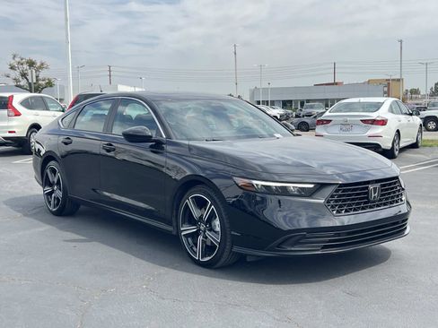 Used 2025 Honda Accord Sport image 29