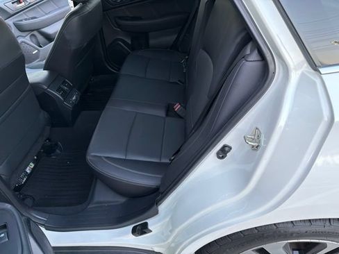 Used 2018 Subaru Outback 3.6R Limited AWD/4WD image 7