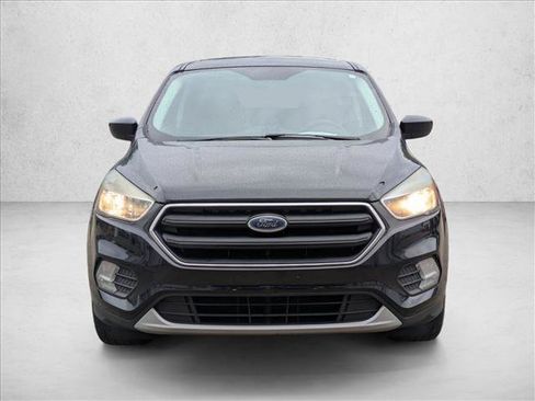 Used 2017 Ford Escape SE FWD image 2