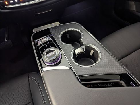 Used 2024 Cadillac Lyriq Sport image 8