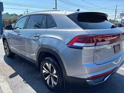 Used 2024 Volkswagen Atlas Cross Sport SE AWD/4WD image 4