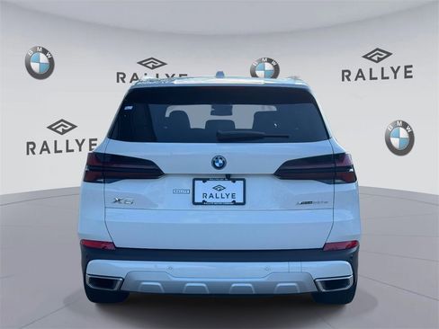 Certified 2025 BMW X5 xDrive50e w/ Premium Package image 4