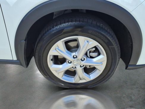 Used 2025 Honda HR-V LX image 10