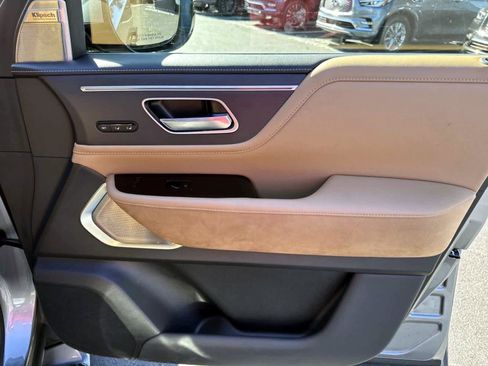 Certified 2025 INFINITI QX80 Sensory image 13