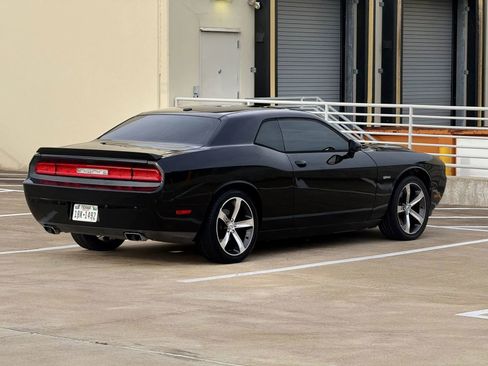 Used 2014 Dodge Challenger R/T RWD image 7