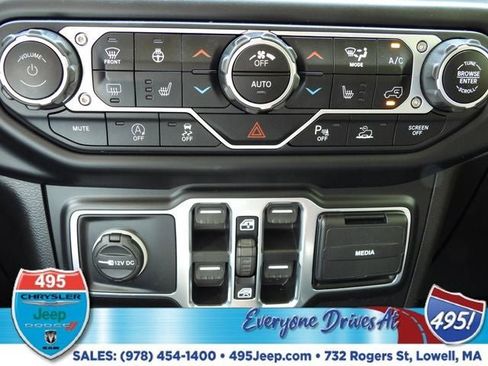 Used 2021 Jeep Wrangler Unlimited Sahara w/ Dual Top Group image 25