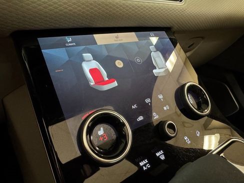 Used 2022 Land Rover Range Rover Velar R-Dynamic S image 17