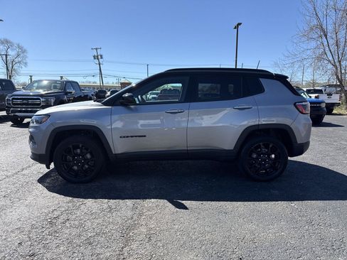 Used 2022 Jeep Compass Latitude AWD/4WD image 15