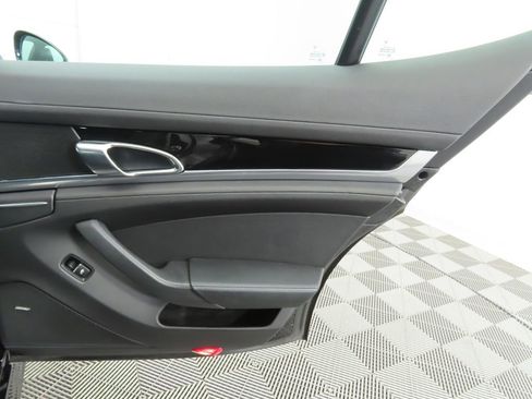 Used 2016 Porsche Panamera 4 image 27