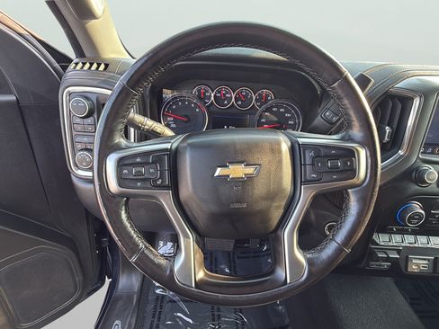 Used 2022 Chevrolet Silverado 1500 LT w/ Z71 Off-Road Package AWD/4WD image 22