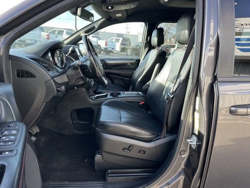 Used 2019 Dodge Grand Caravan GT image 28