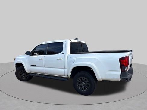 Used 2020 Toyota Tacoma SR5 w/ SR5 Appearance Package (SM) RWD image 9